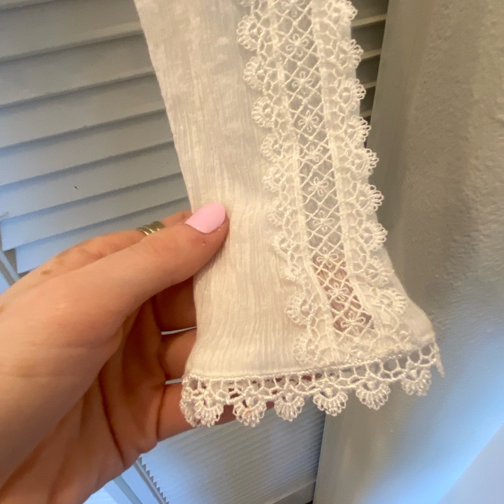 Urban Outfitters White Lace Top Size XS - Picture 8 of 13